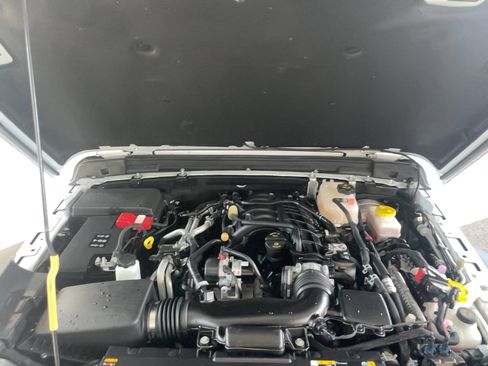 Used 2022 Jeep Wrangler Sport AWD/4WD image 23