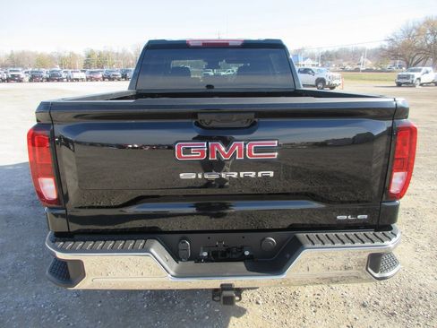 New 2026 GMC Sierra 1500 SLE image 6