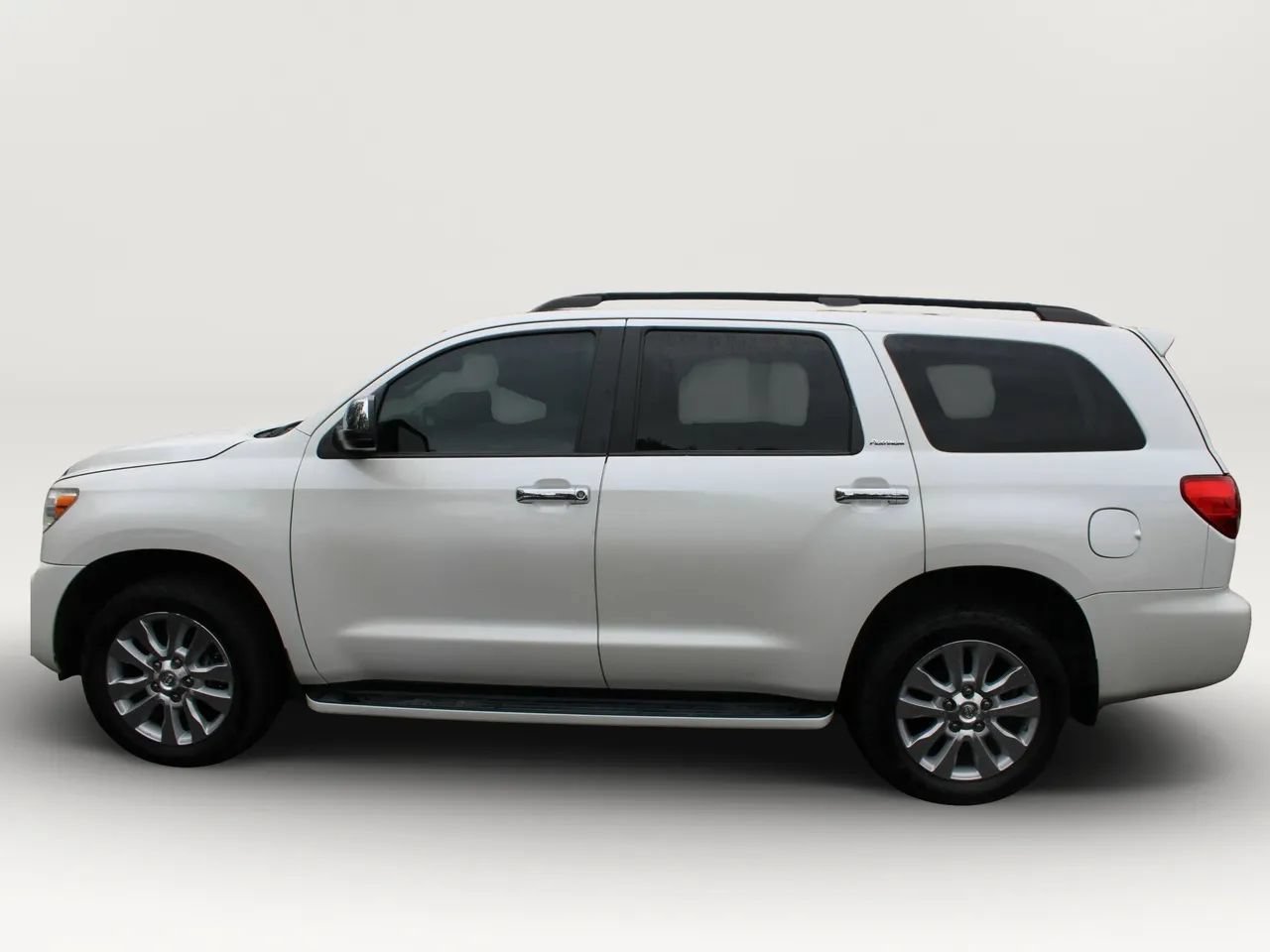 Used 2016 Toyota Sequoia Platinum AWD/4WD image 5