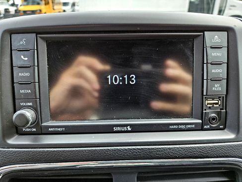 Used 2019 Dodge Grand Caravan SXT image 40