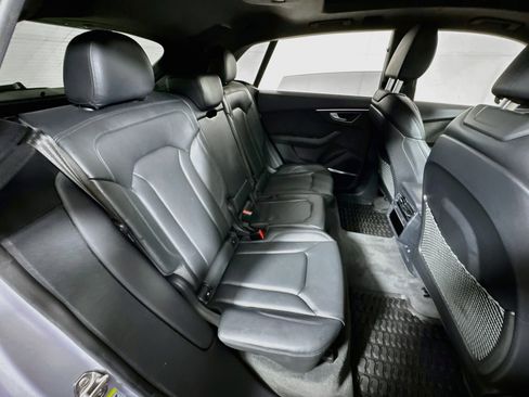 Used 2019 Audi Q8 Prestige AWD/4WD image 28