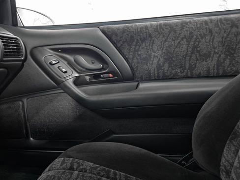 Used 2000 Chevrolet Camaro Z28 w/ SS Performance/Appearance Pkg image 52