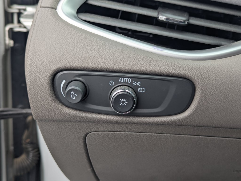 Used 2019 Chevrolet Malibu LS FWD image 22