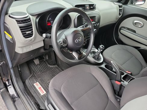Used 2015 Kia Soul image 3