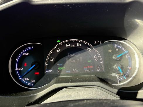 Used 2021 Toyota RAV4 Limited image 18