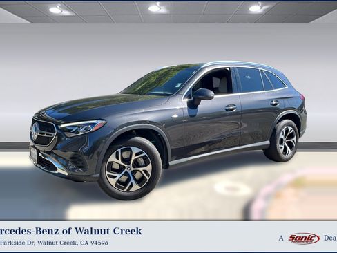 Used 2025 Mercedes-Benz GLC 350e 4MATIC image 1