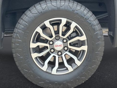 Used 2022 GMC Sierra 1500 AT4 w/ AT4 Premium Package AWD/4WD image 31