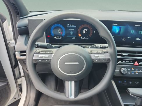 Certified 2025 Hyundai Santa Cruz SE FWD image 9