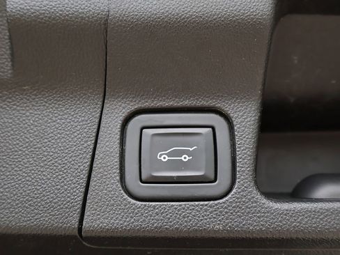 Used 2021 GMC Acadia SLE w/ Driver Convenience Package FWD image 18