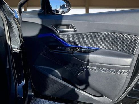 Used 2022 Toyota C-HR XLE image 24