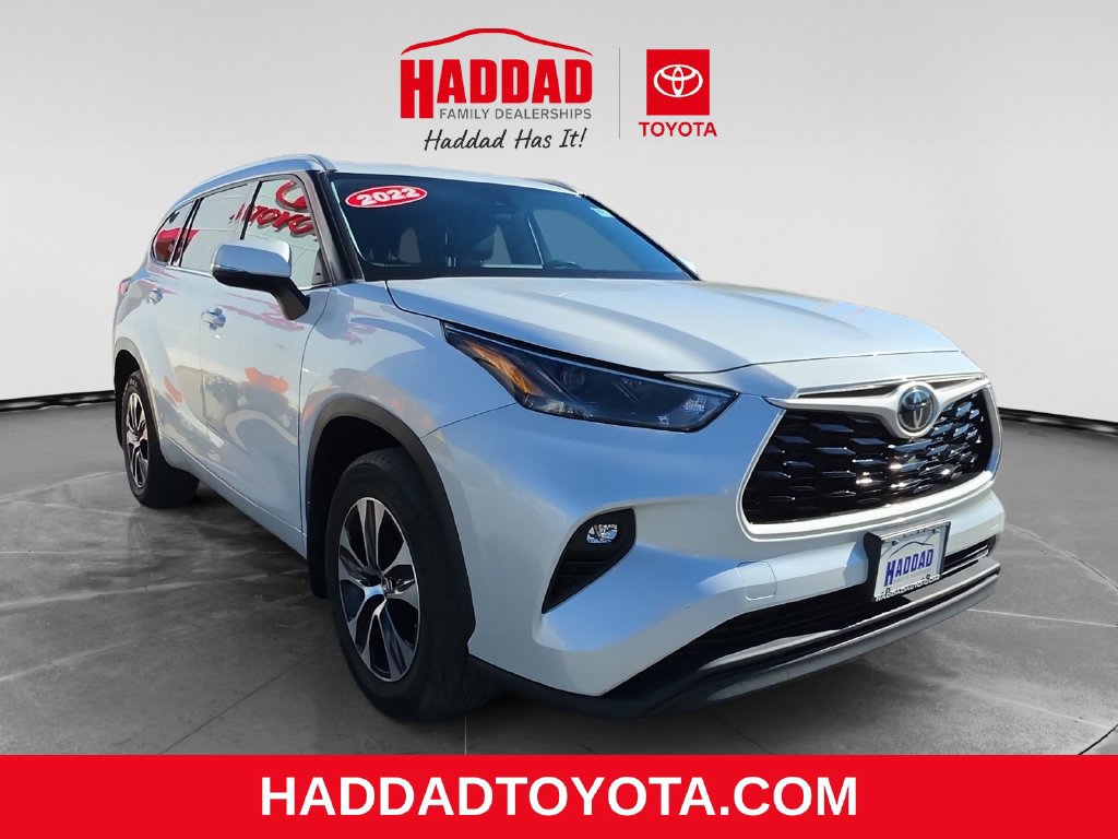 Used 2022 Toyota Highlander XLE AWD/4WD image 8