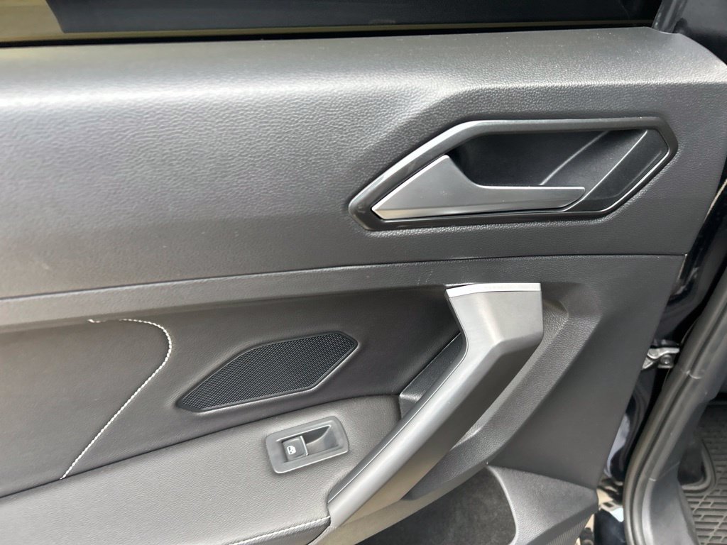 Used 2023 Volkswagen Tiguan SE R-Line FWD image 19