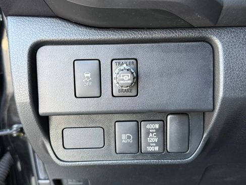 Used 2021 Toyota Tacoma TRD Off-Road AWD/4WD image 25