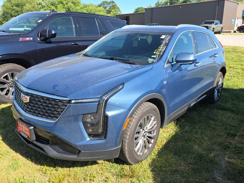Used 2025 Cadillac XT4 Premium Luxury AWD/4WD image 3