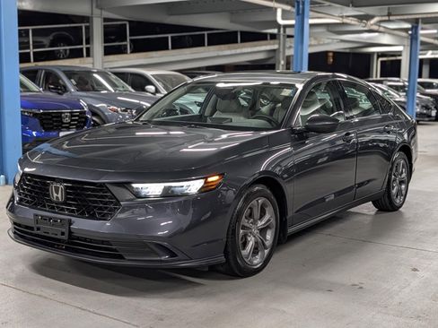 Used 2024 Honda Accord EX image 10
