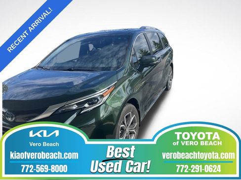 Used 2025 Toyota Sienna Platinum AWD/4WD image 1