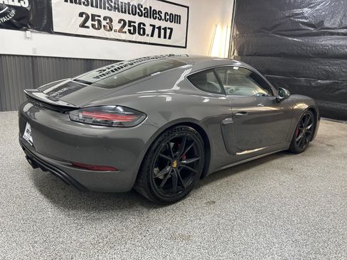 Used 2018 Porsche 718 Cayman RWD image 6