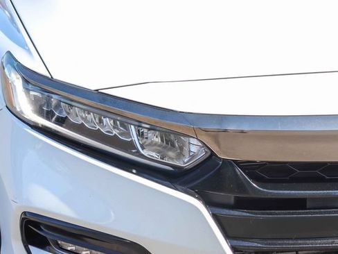 Used 2018 Honda Accord Sport image 11
