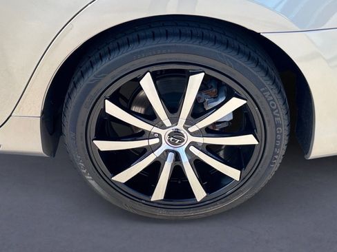 Used 2014 Toyota Camry LE FWD image 9