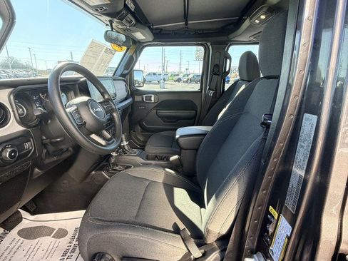 Used 2025 Jeep Wrangler Sport image 16