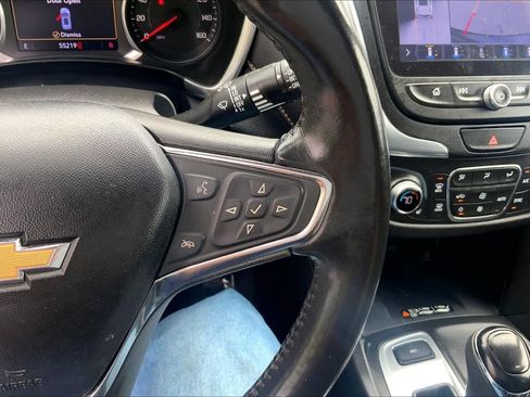 Used 2021 Chevrolet Equinox Premier AWD/4WD image 25