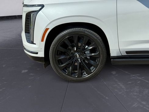 Used 2025 Cadillac Escalade Sport Platinum w/ LPO, ONYX Package AWD/4WD image 11
