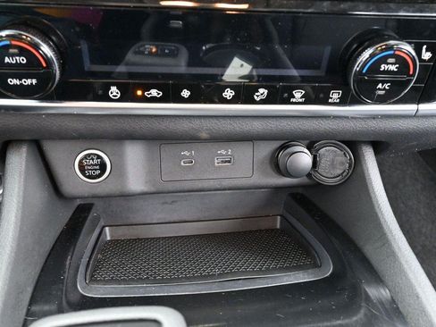 Used 2021 Nissan Rogue SV w/ Premium Package FWD image 23
