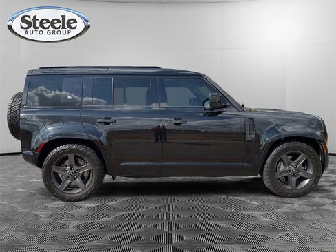 Used 2023 Land Rover Defender 110 X-Dynamic SE image 6