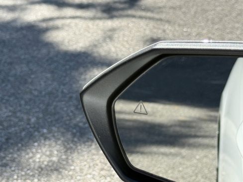 New 2025 Hyundai Elantra SE image 16