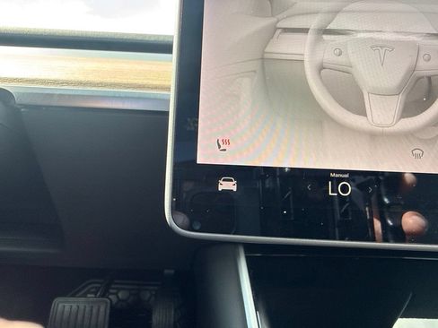 Used 2020 Tesla Model 3 Long Range AWD/4WD image 22