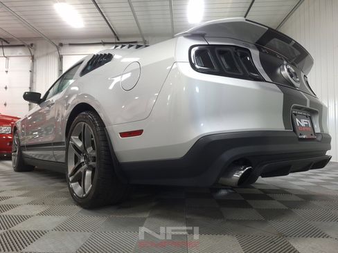 Used 2012 Ford Mustang Shelby GT500 RWD image 21