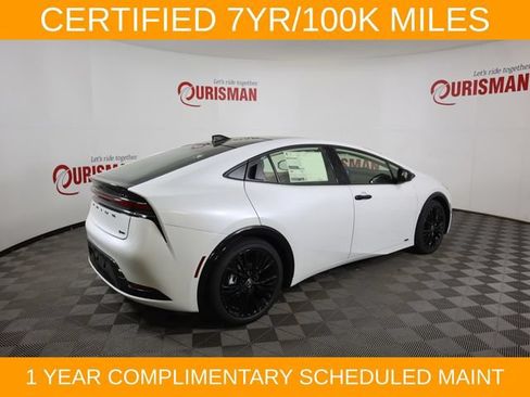 Used 2025 Toyota Prius AWD image 30
