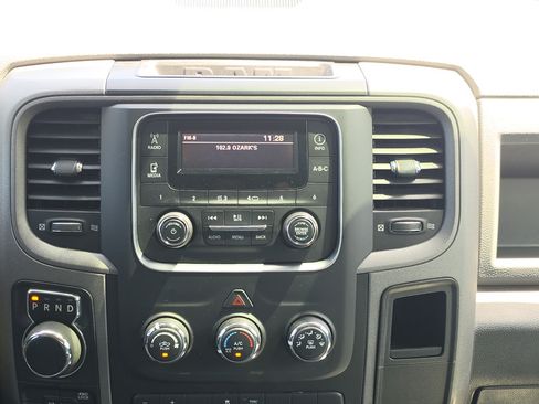 Used 2019 RAM 1500 Express AWD/4WD image 13