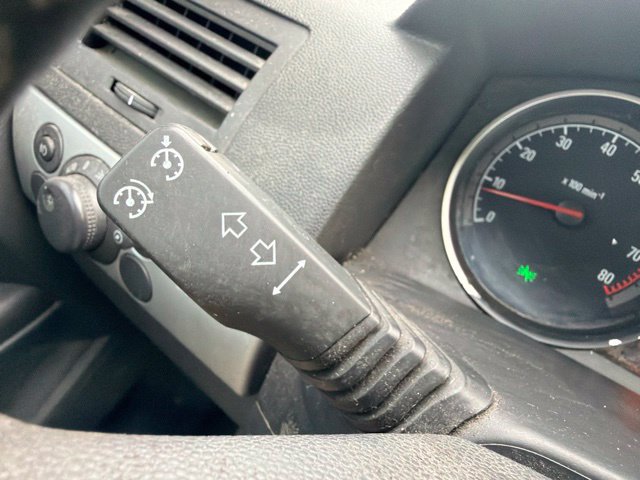 Used 2008 Saturn Astra XR w/ Advanced Audio Package FWD image 33