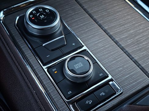 Used 2024 Ford Expedition Max Limited image 39