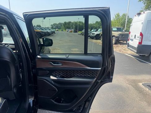 Used 2023 Jeep Grand Cherokee Summit w/ Advanced Protech Group IV AWD/4WD image 51