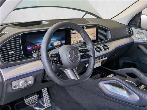 New 2026 Mercedes-Benz GLS 450 4MATIC image 3