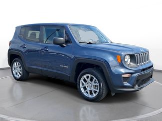 Used 2023 Jeep Renegade Latitude AWD/4WD video 1