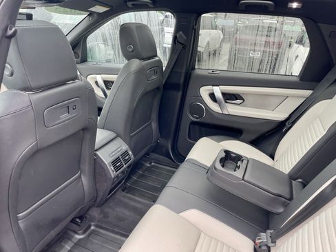 Certified 2025 Land Rover Discovery Sport Dynamic SE AWD/4WD image 30
