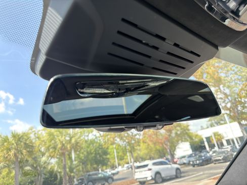 Used 2023 BMW X7 xDrive40i w/ Executive Package image 27