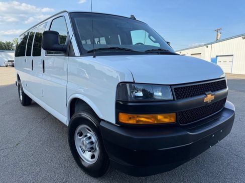 Used 2021 Chevrolet Express 2500 w/ Driver Convenience Package RWD image 7