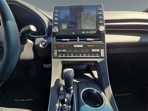 Used 2019 Toyota Avalon Touring image 14