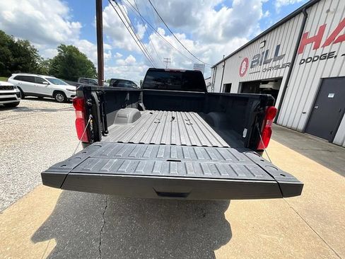Used 2024 Chevrolet Silverado 3500 High Country w/ High Country Premium Package AWD/4WD image 8