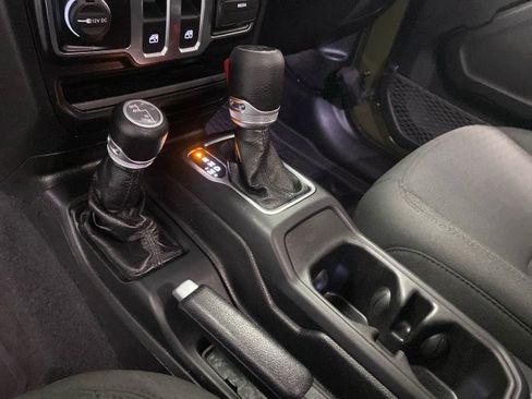 Used 2021 Jeep Wrangler Sport AWD/4WD image 19