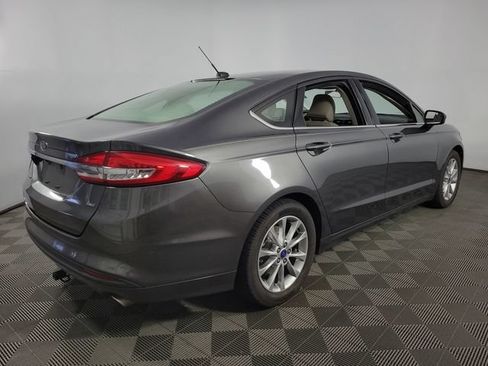 Used 2017 Ford Fusion SE FWD image 8
