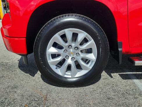 Used 2026 Chevrolet Silverado 1500 Custom RWD image 5