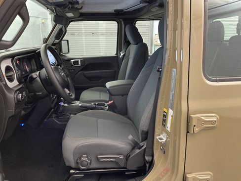 New 2026 Jeep Gladiator Sport image 15