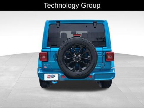 Used 2024 Jeep Wrangler Unlimited Sahara w/ Technology Group image 5