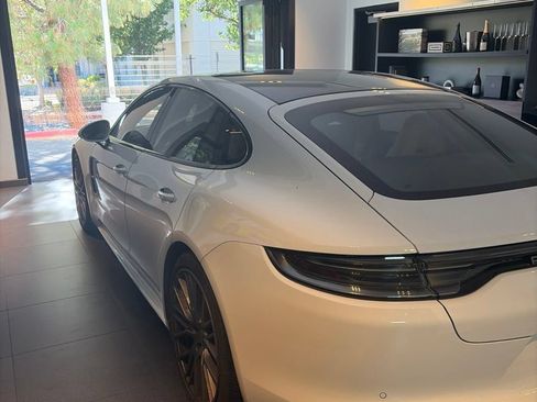 Certified 2023 Porsche Panamera 4 Platinum Edition AWD/4WD image 2