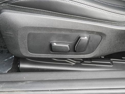Used 2025 BMW 230i Coupe RWD image 13